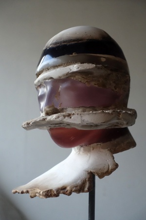 STRATIFIED HEAD